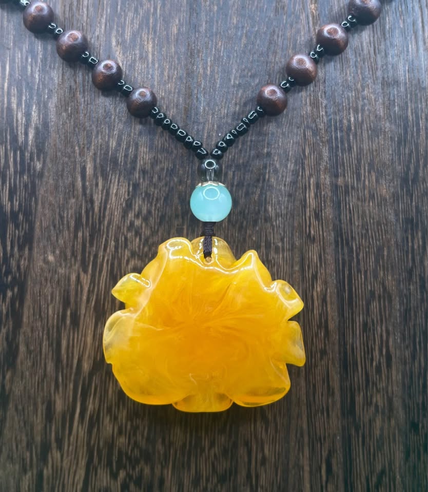 Orange Rose Beaded Necklace – photo 3