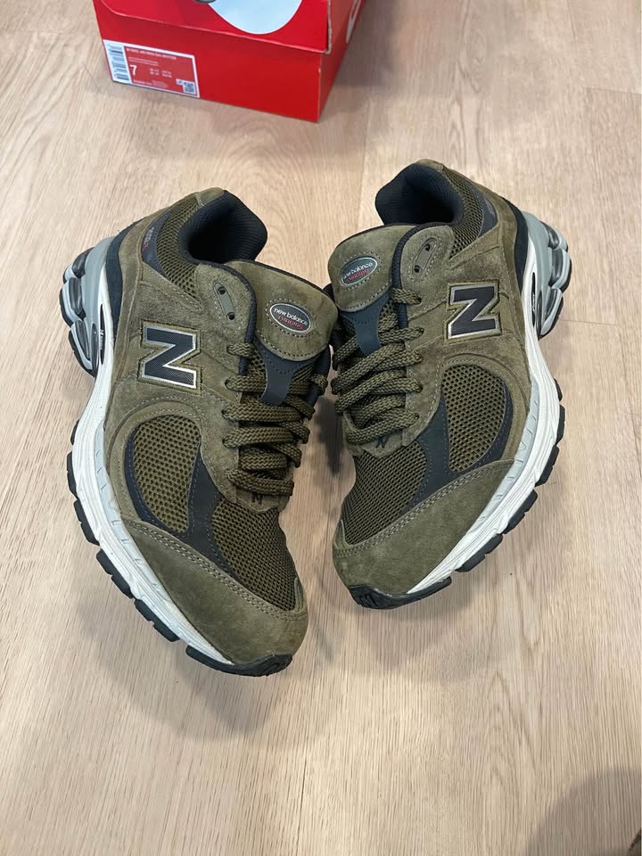 New Balance Sneakers – photo 1