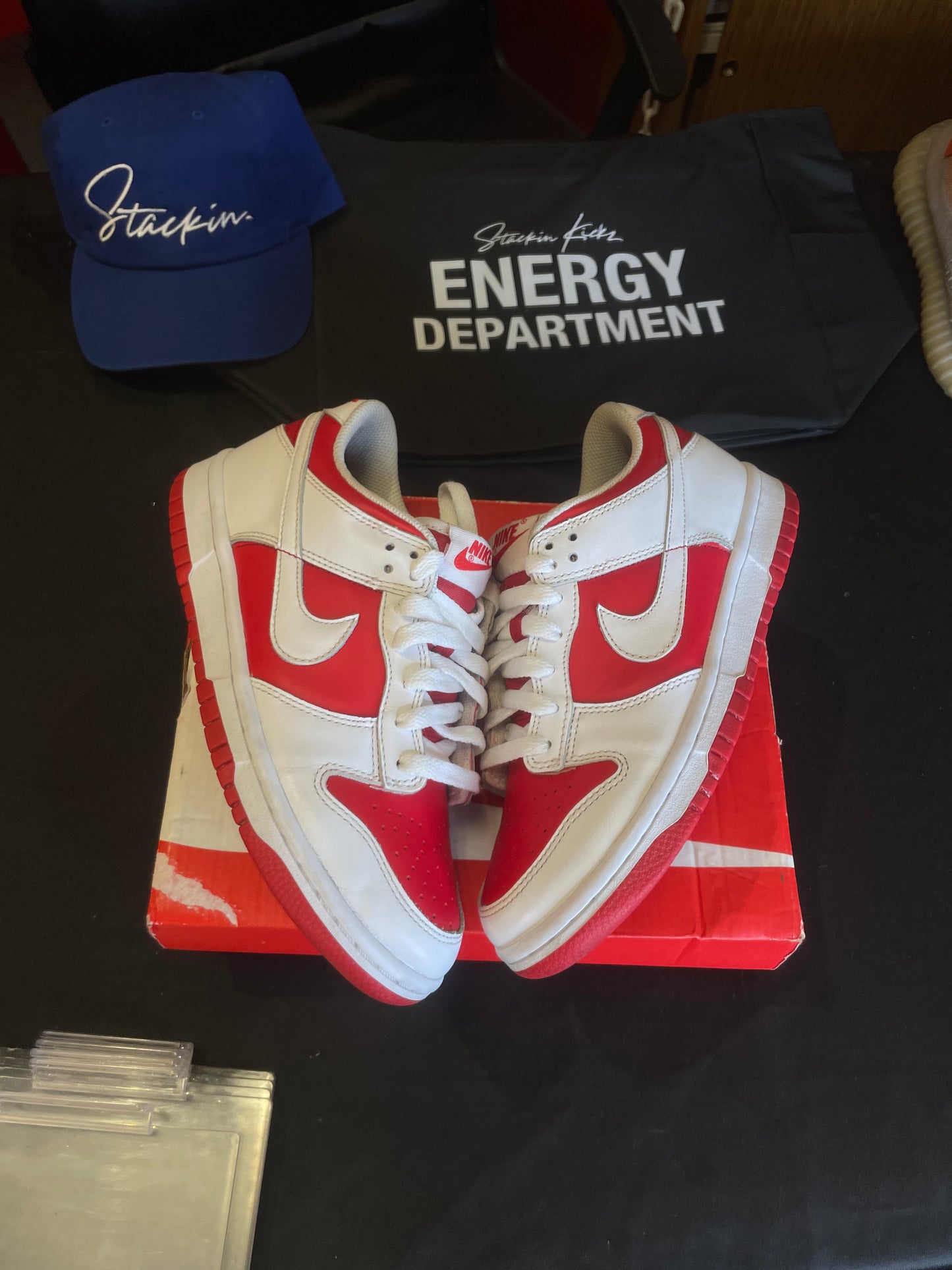 Nike dunk gym red size 6