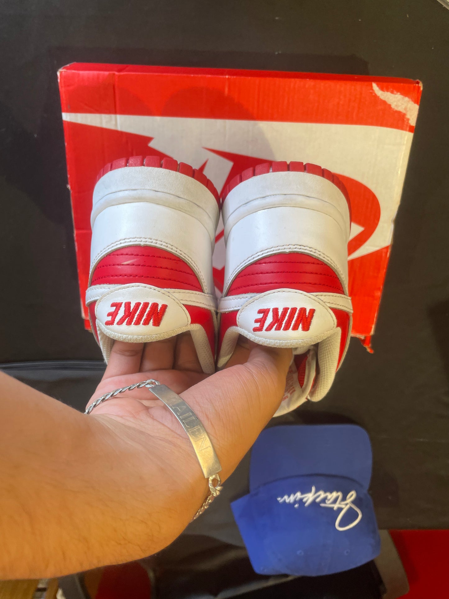 Nike dunk gym red size 6